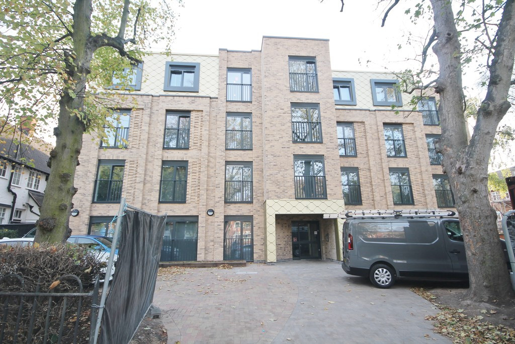 Student studio flat to rent on The Oval, New Walk, Leicester, LE1 7EA