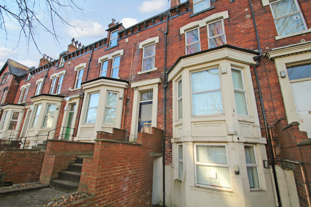Student studio flat to rent on Cardigan Road, Leeds, LS6 3BJ StuRents