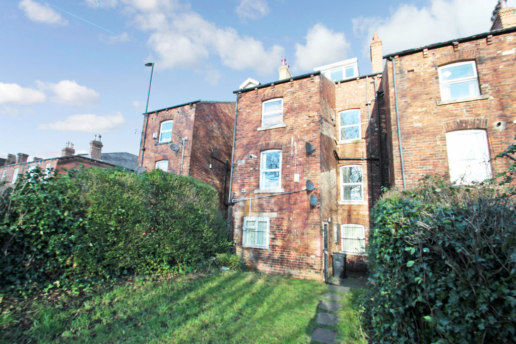 3 bed student house to rent on Cardigan Road, Leeds, LS6 3BJ StuRents