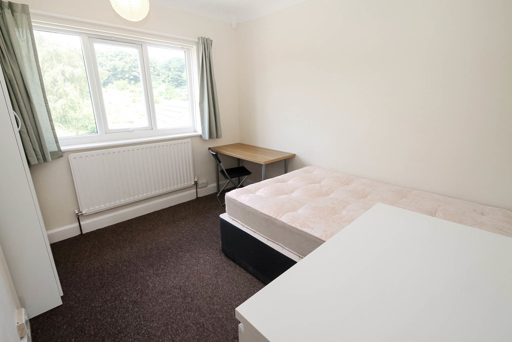6 bed student house to rent on Rokeby Gardens, Leeds, LS6 3JZ StuRents
