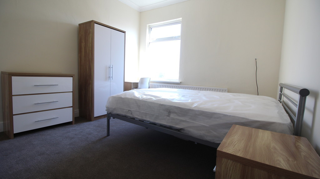 3 bed student house to rent on St. Agathas Road, Coventry, CV2 4DX