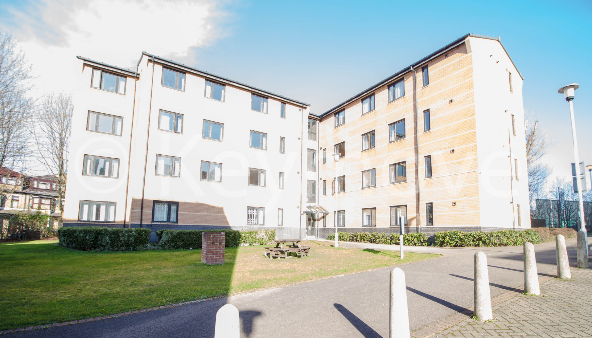 Double Room To Let student flat to rent on Laisteridge Lane, Bradford