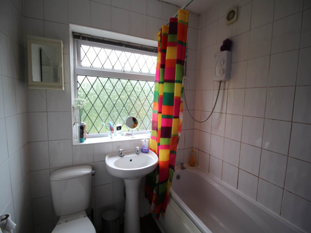 Student studio flat to rent on Eden Crescent, Leeds, LS4 2TS StuRents