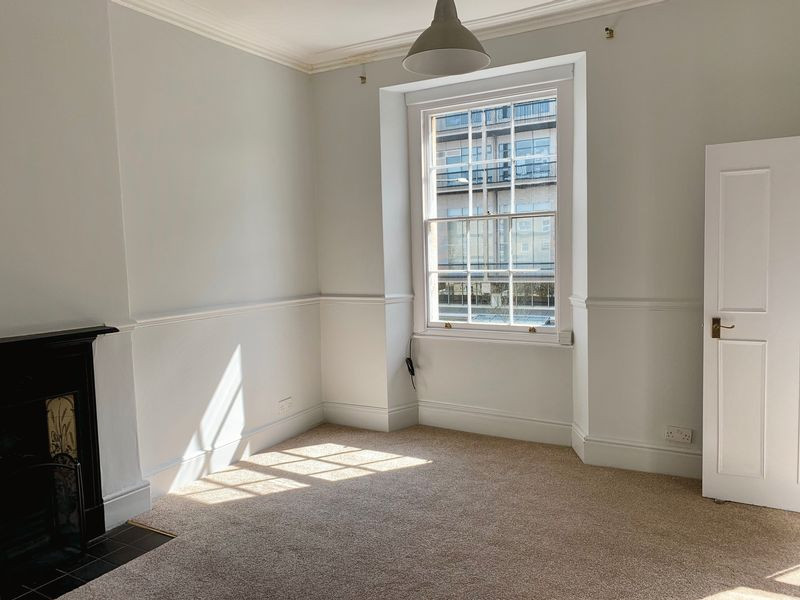 Student studio flat to rent on Buckingham Place, Bristol, BS8 1LH