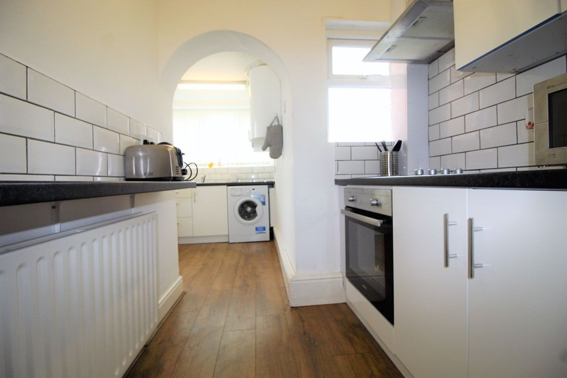 4 bed student house to rent on Biggin Hall Crescent, Coventry, CV3 1GS