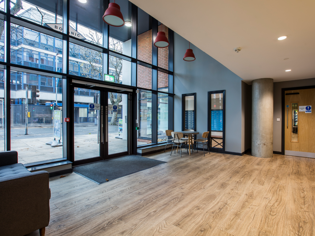 Deluxe Studio student flat to rent on Dublin Road, Belfast, BT2 7HP