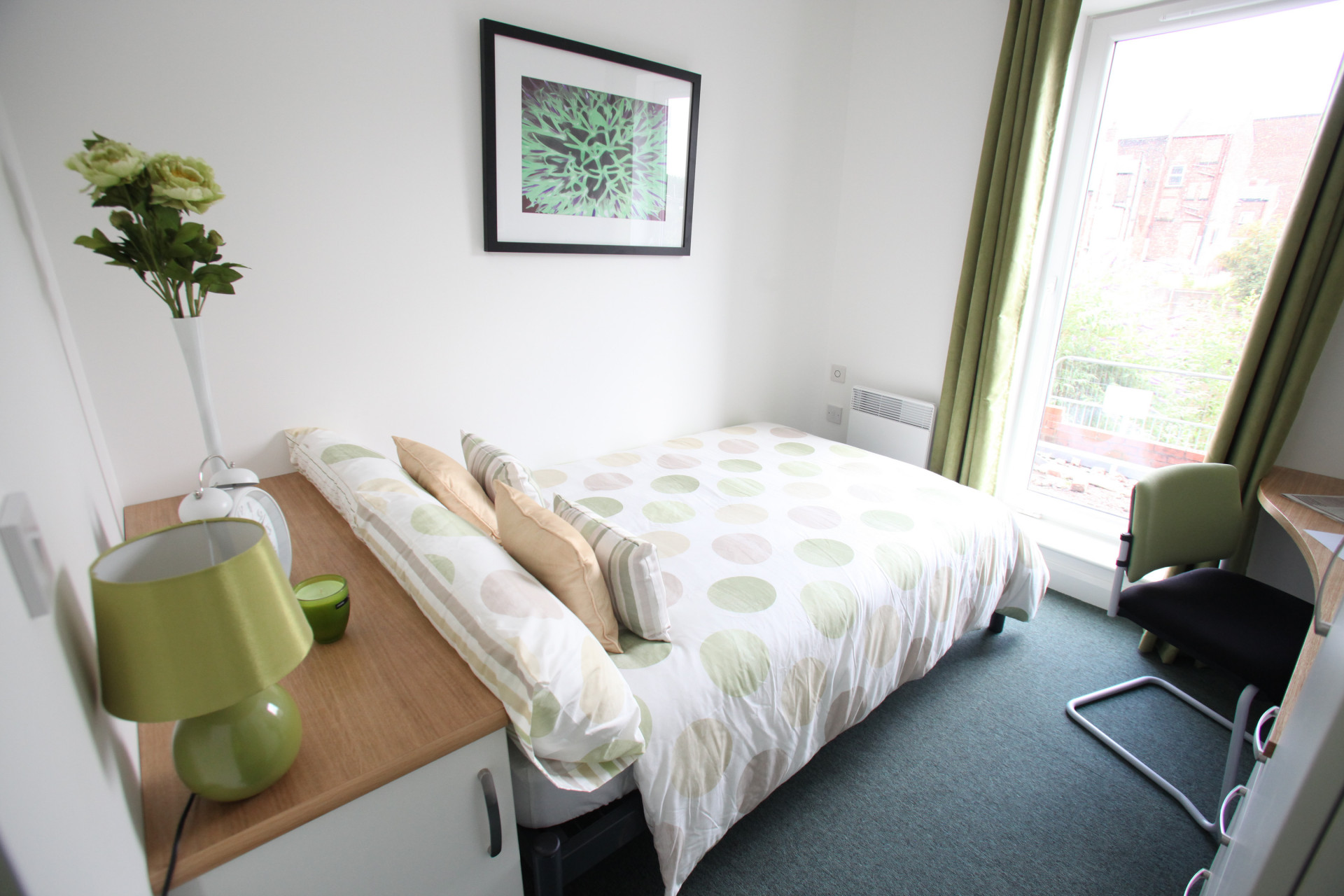 Share a flat. 1 Room Flat to rent. Apartments (from private landlords) for students. Flat sharing.