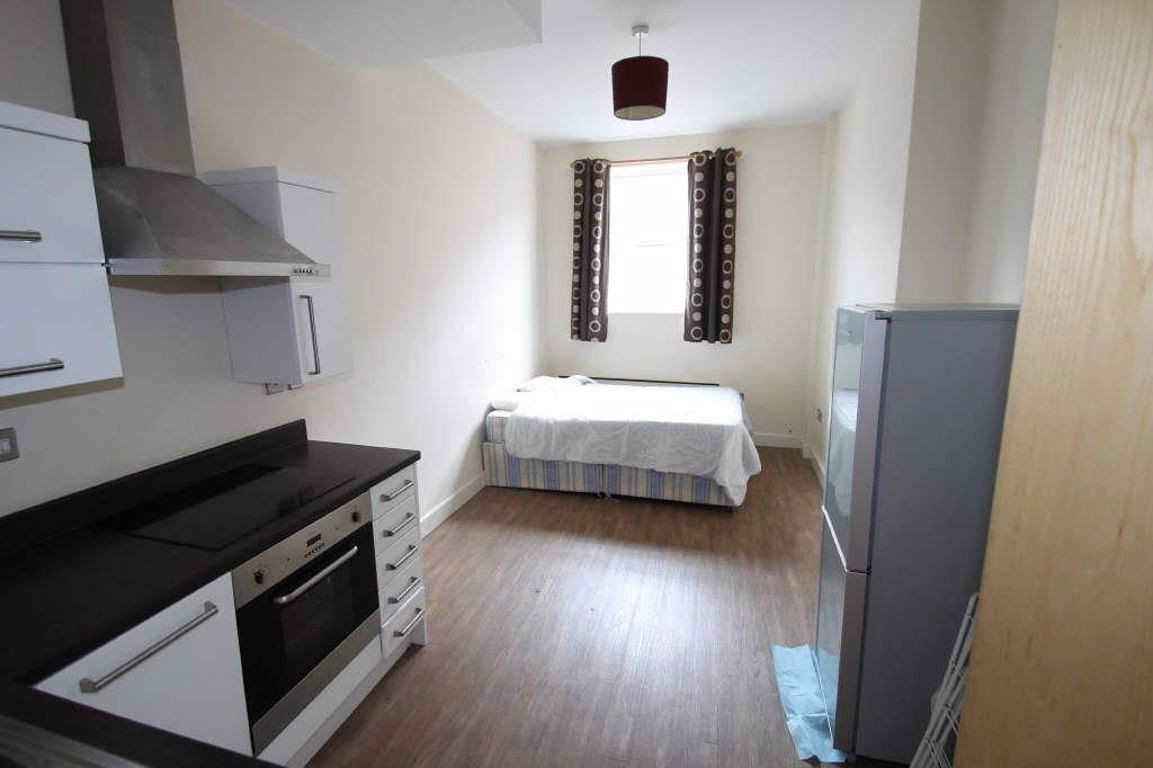 Student studio flat to rent on Rutland Street, Leicester, LE1 1RB