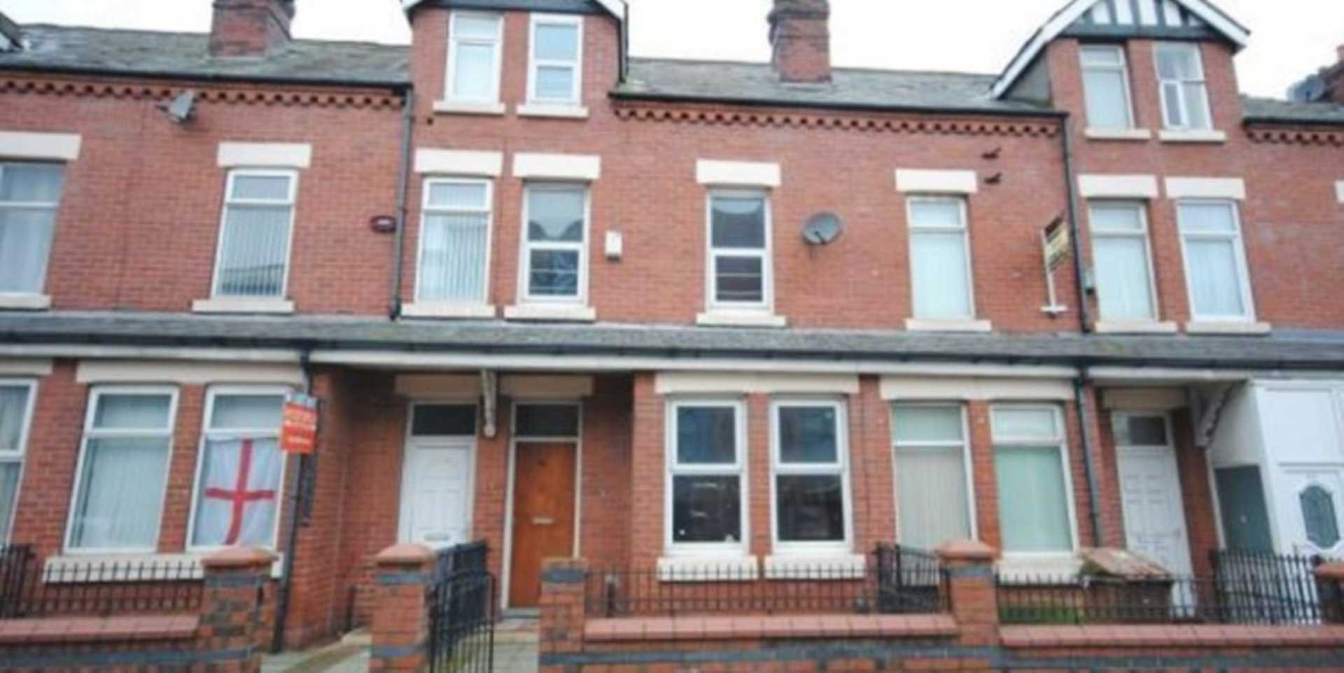 5 bed student house to rent on Weaste Road, Salford, M5 5HL StuRents