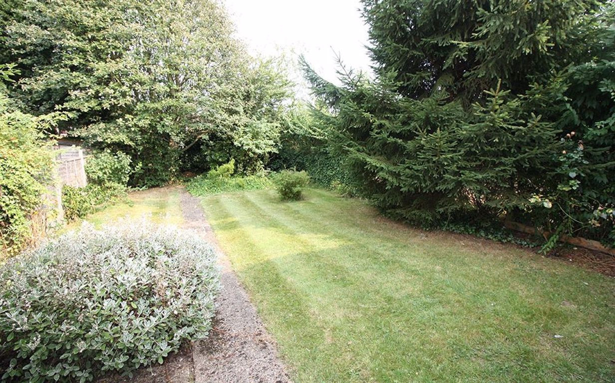 4 bed student house to rent on Cheviots, Hatfield, AL10 8JT StuRents