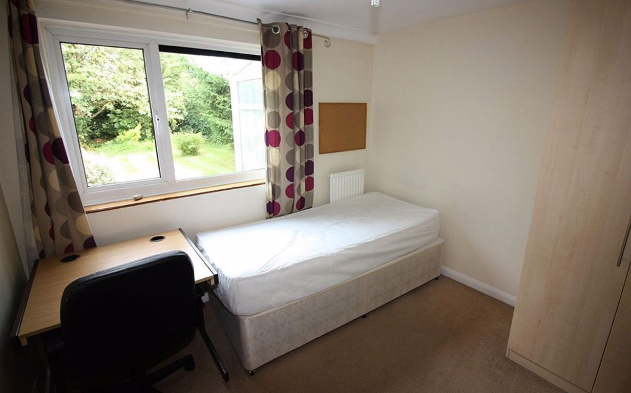 4 bed student house to rent on Cheviots, Hatfield, AL10 8JT StuRents