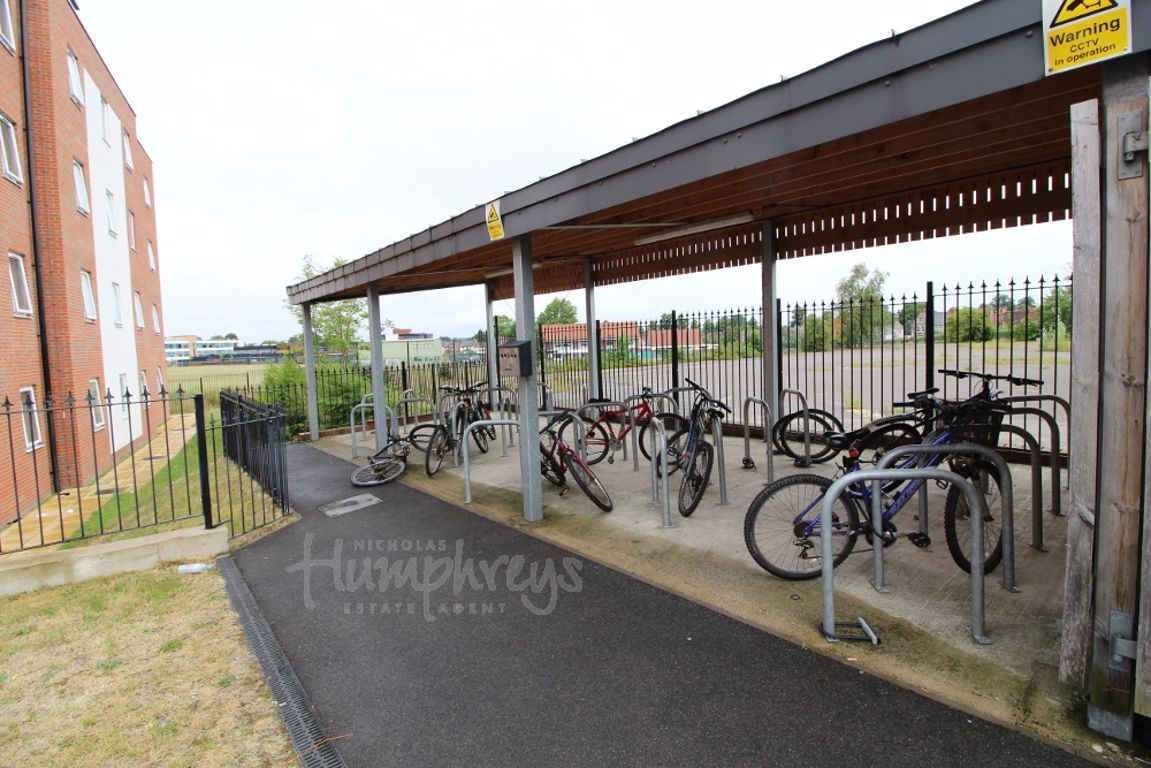 1 bed student house to rent on Loddon House, Reading, RG6 7AJ StuRents