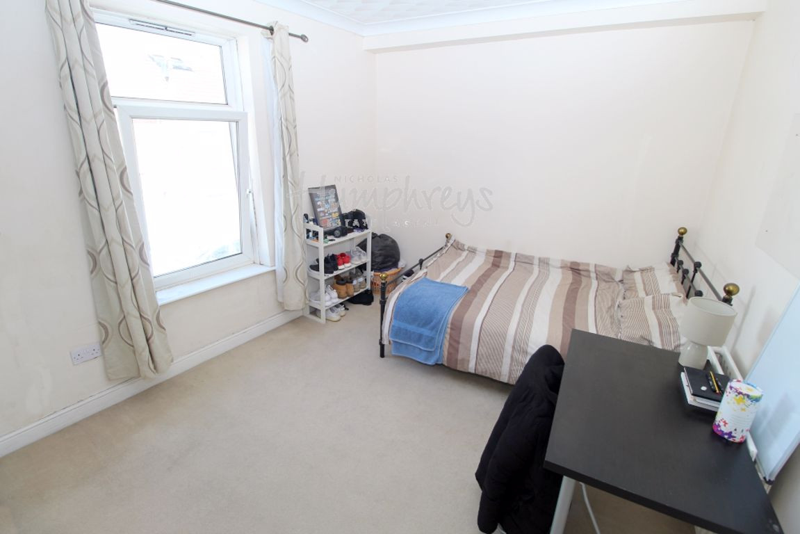 4 bed student house to rent on Prince Albert Road, Portsmouth, PO4 9HS