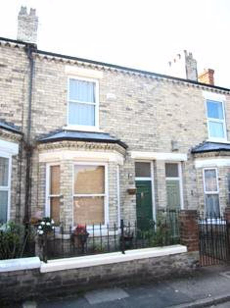 4 bed student house to rent on Alma Terrace, York, YO10 4DQ StuRents