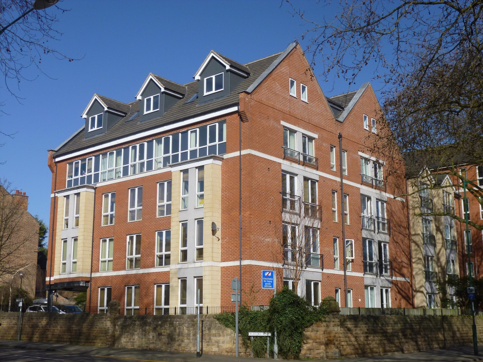 2 bed student house to rent on The Pavilion, Nottingham, NG7 6GB StuRents