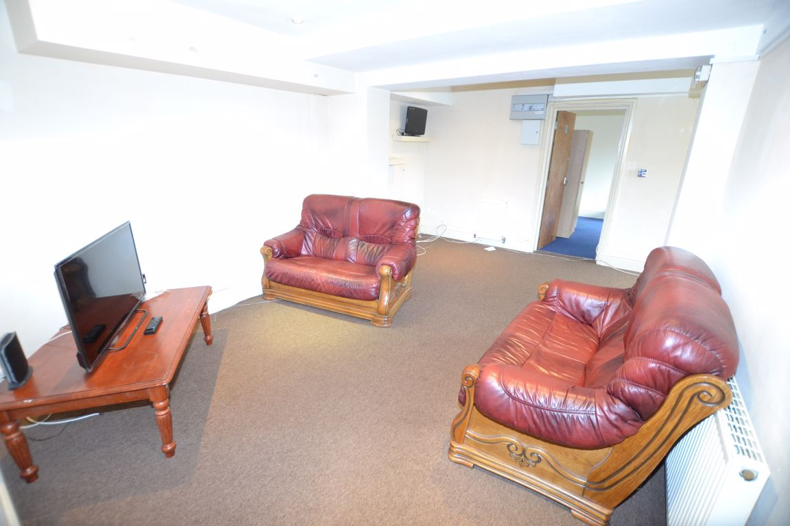 3 bed student house to rent on Uttoxeter New Road, Derby, DE22 3JB