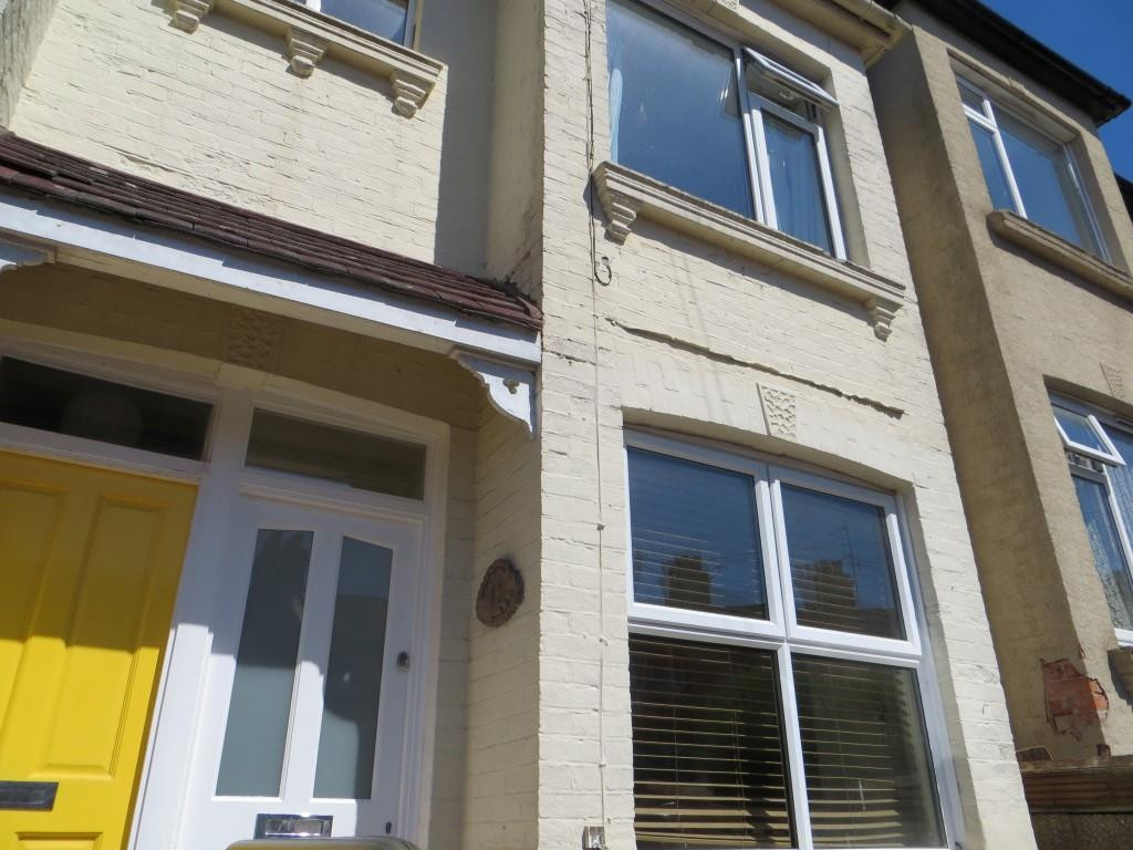 3 bed student house to rent on Sandown Road, Brighton, BN2 3EJ StuRents