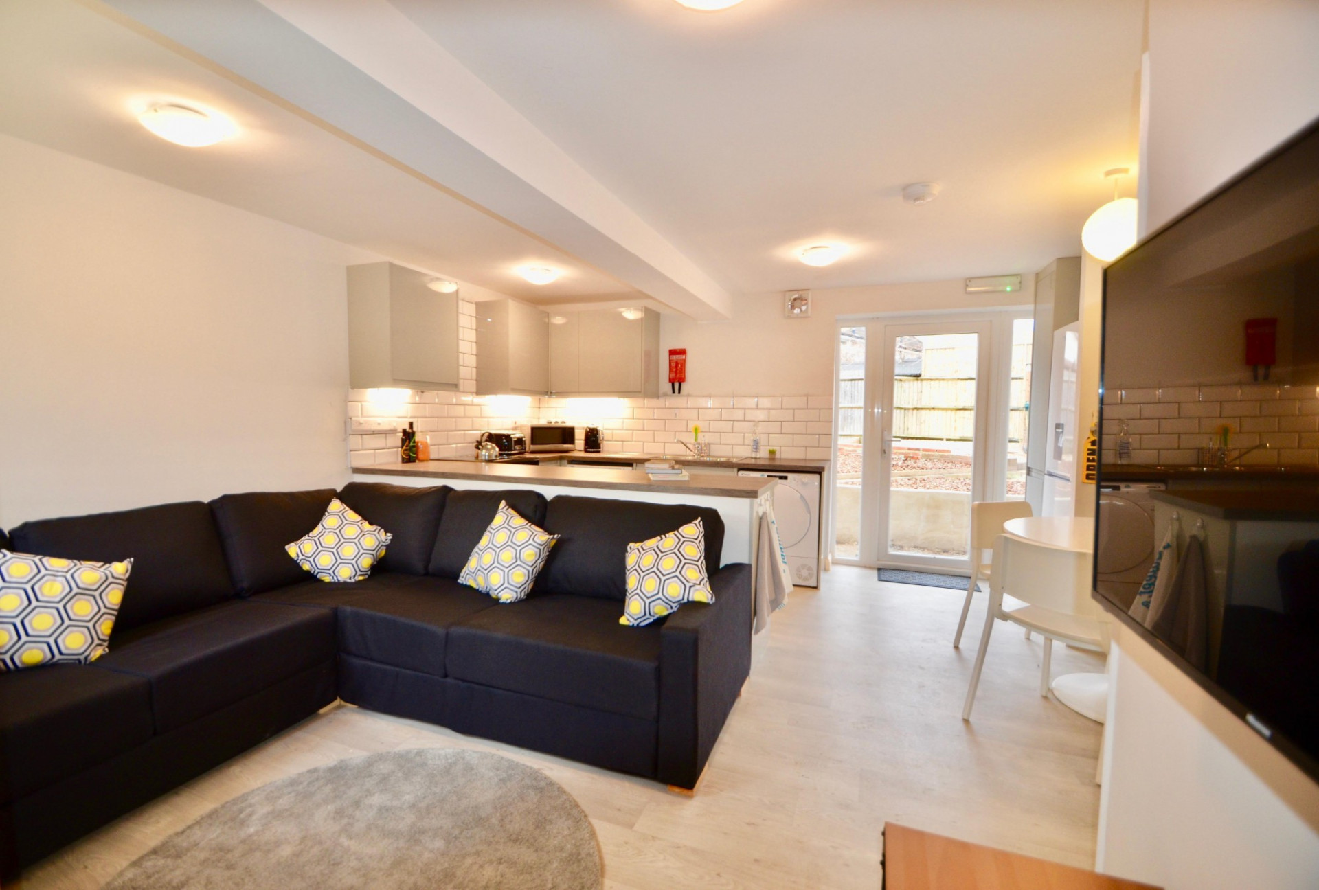 6 bed student house to rent on Hornby Road, Brighton, BN2 4JH StuRents