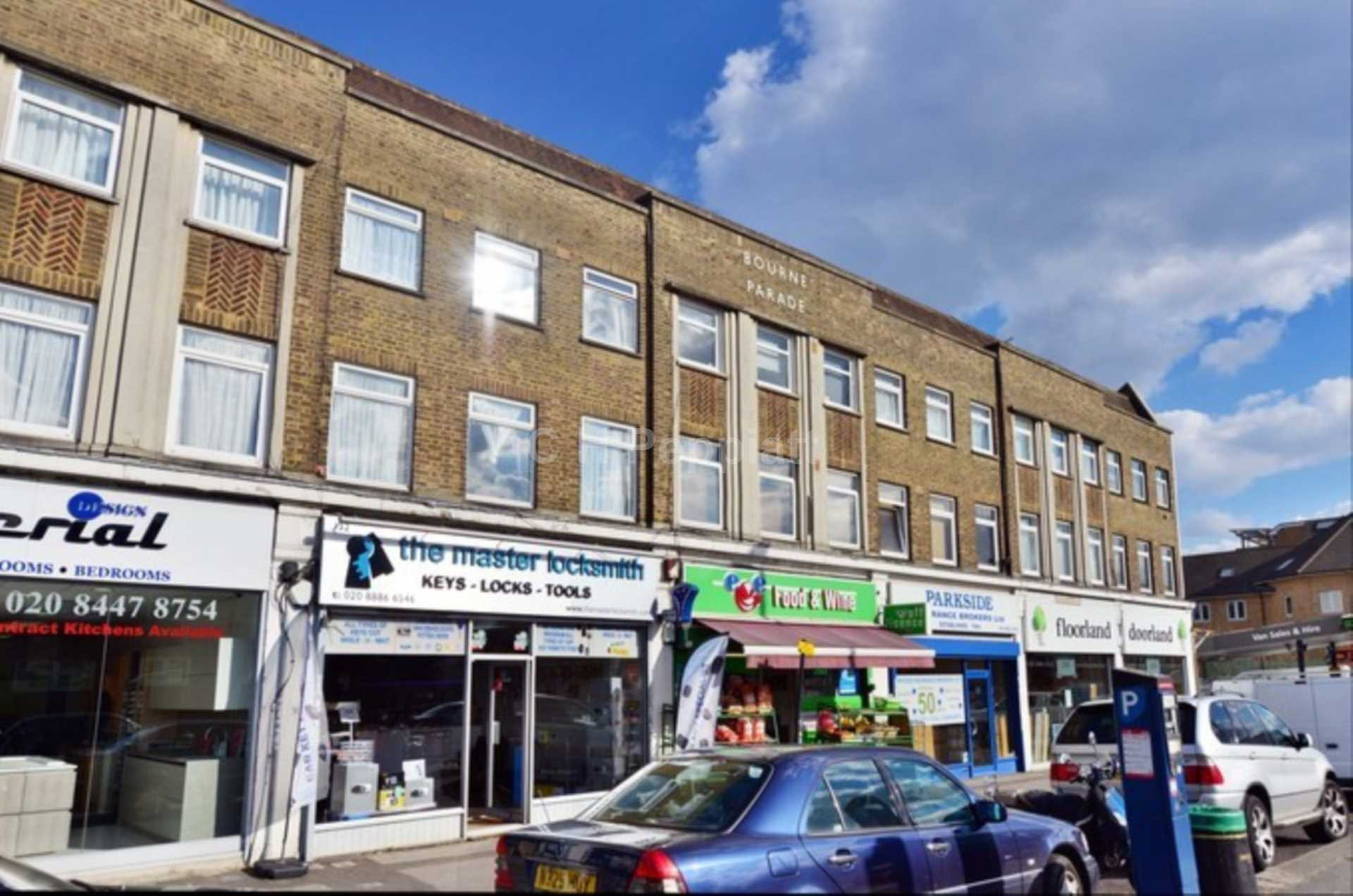 2 bed student house to rent on Green Lanes, London, N13 5UW StuRents