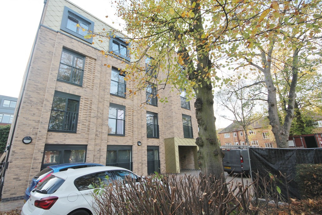 Student studio flat to rent on The Oval, New Walk, Leicester, LE1 7EA