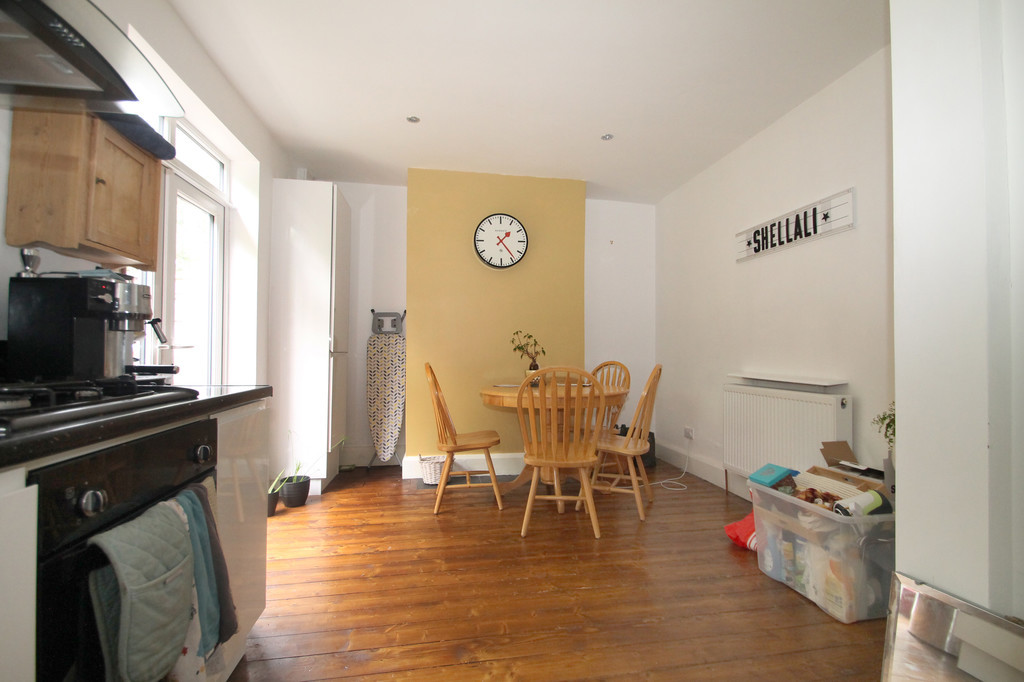 3 bed student house to rent on St. Martins Gardens, Leeds, LS7 3LD ...