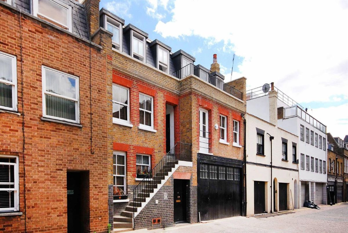 4 bed student house to rent on Weymouth Mews, London, W1G 7DX StuRents