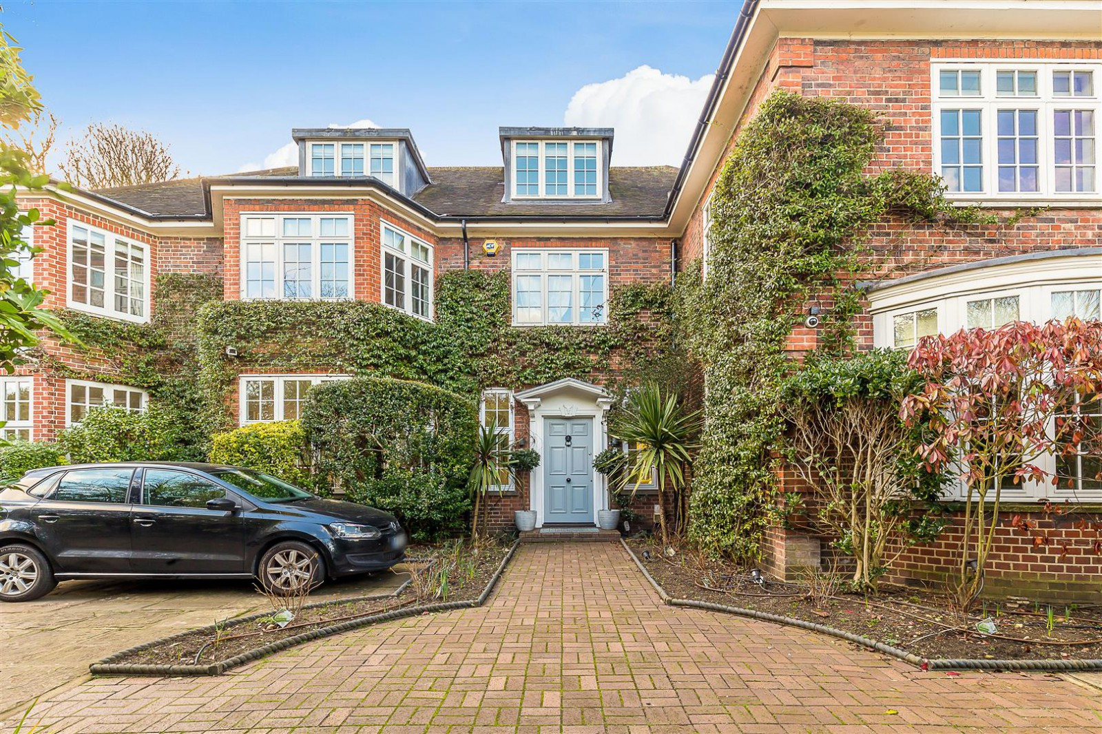 5 bed student house to rent on Longwood Drive, London, SW155DL StuRents