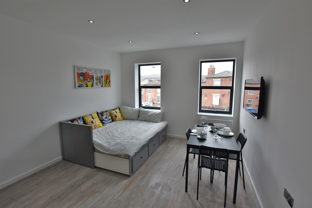 Student studio flat to rent on Alfreton Road, Nottingham, NG7 3JL