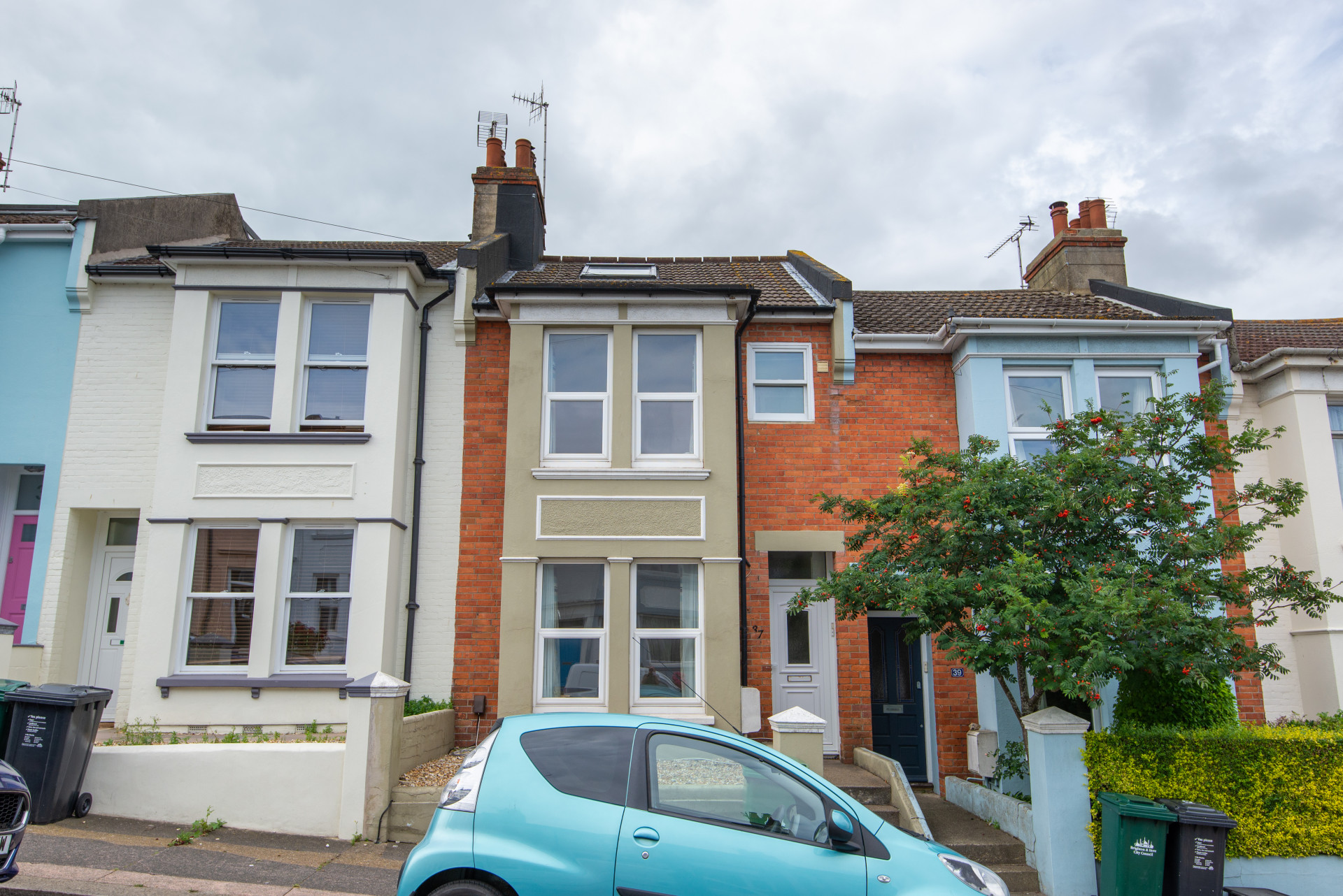 6 bed student house to rent on Totland Road, Brighton, BN2 3EP StuRents