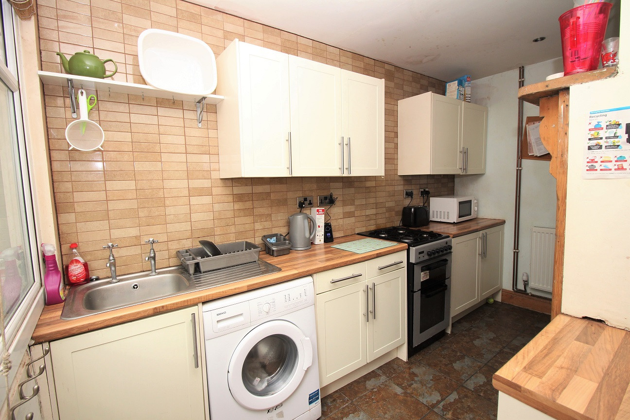 4 bed student house to rent on Staveley Road, Wolverhampton, WV1 4RH