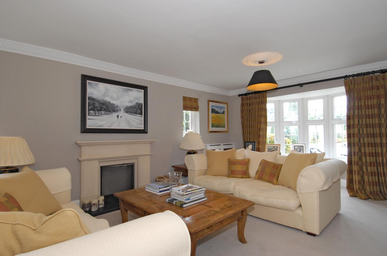 4 bed student house to rent on Walton Drive, Ascot, SL57PG StuRents