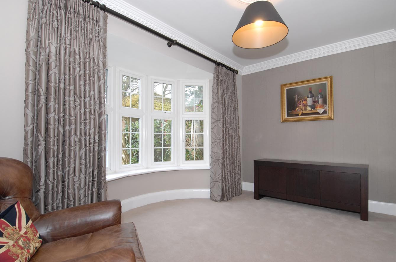 4 bed student house to rent on Walton Drive, Ascot, SL57PG StuRents