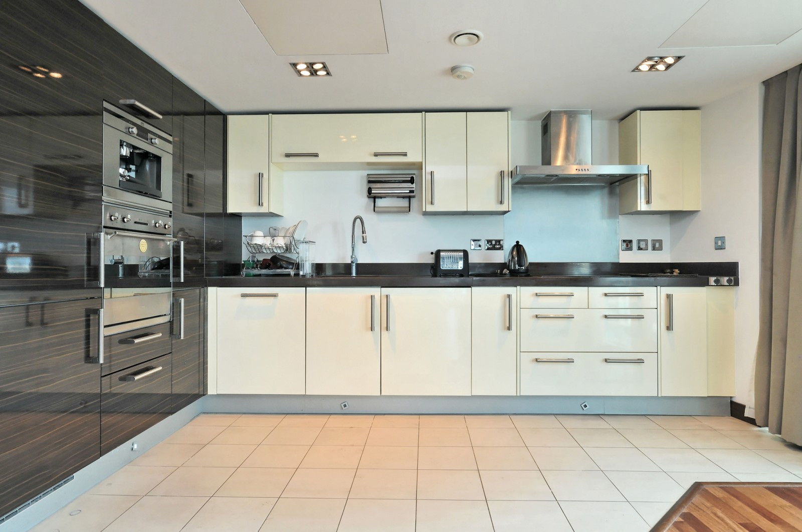 2 bed student house to rent on Altura Tower, London, SW113GZ StuRents