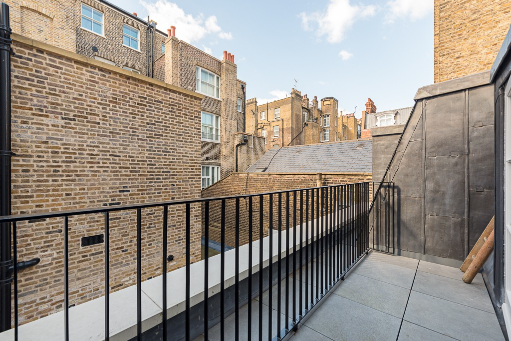 3 bed student house to rent on Cadogan Lane, London, SW1X9DX StuRents