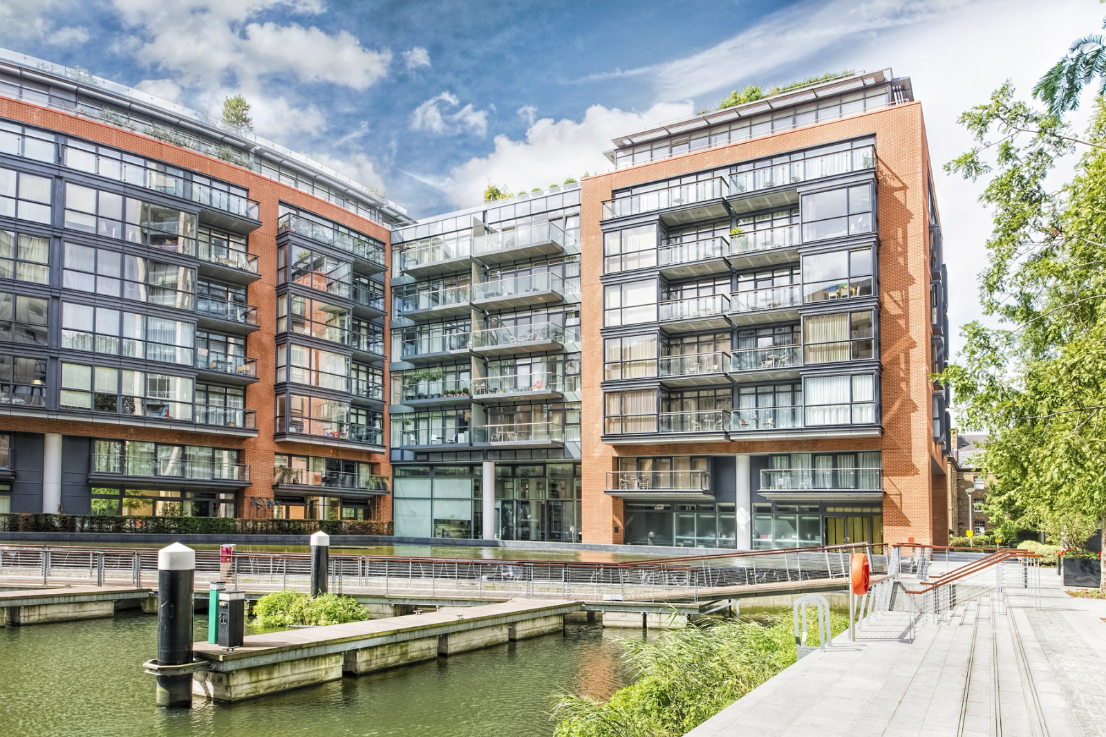 2 bed student house to rent on Hepworth Court, London, SW1W8QP StuRents