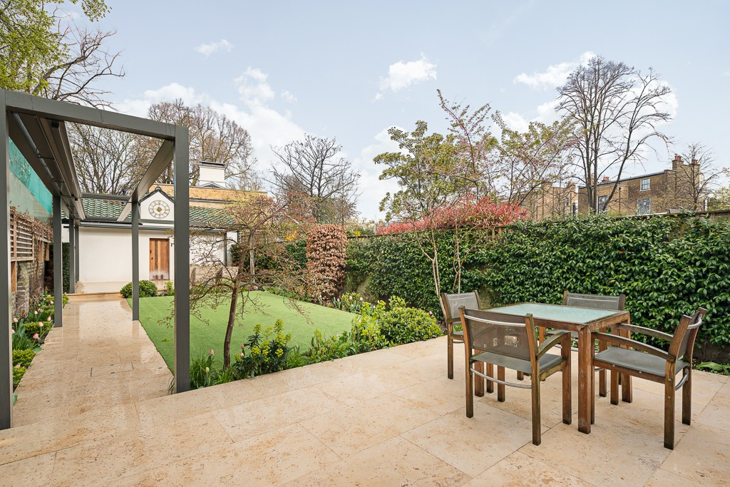 4 bed student house to rent on Addison Crescent, London, W148JP StuRents