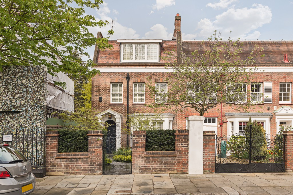 4 bed student house to rent on Addison Crescent, London, W148JP StuRents