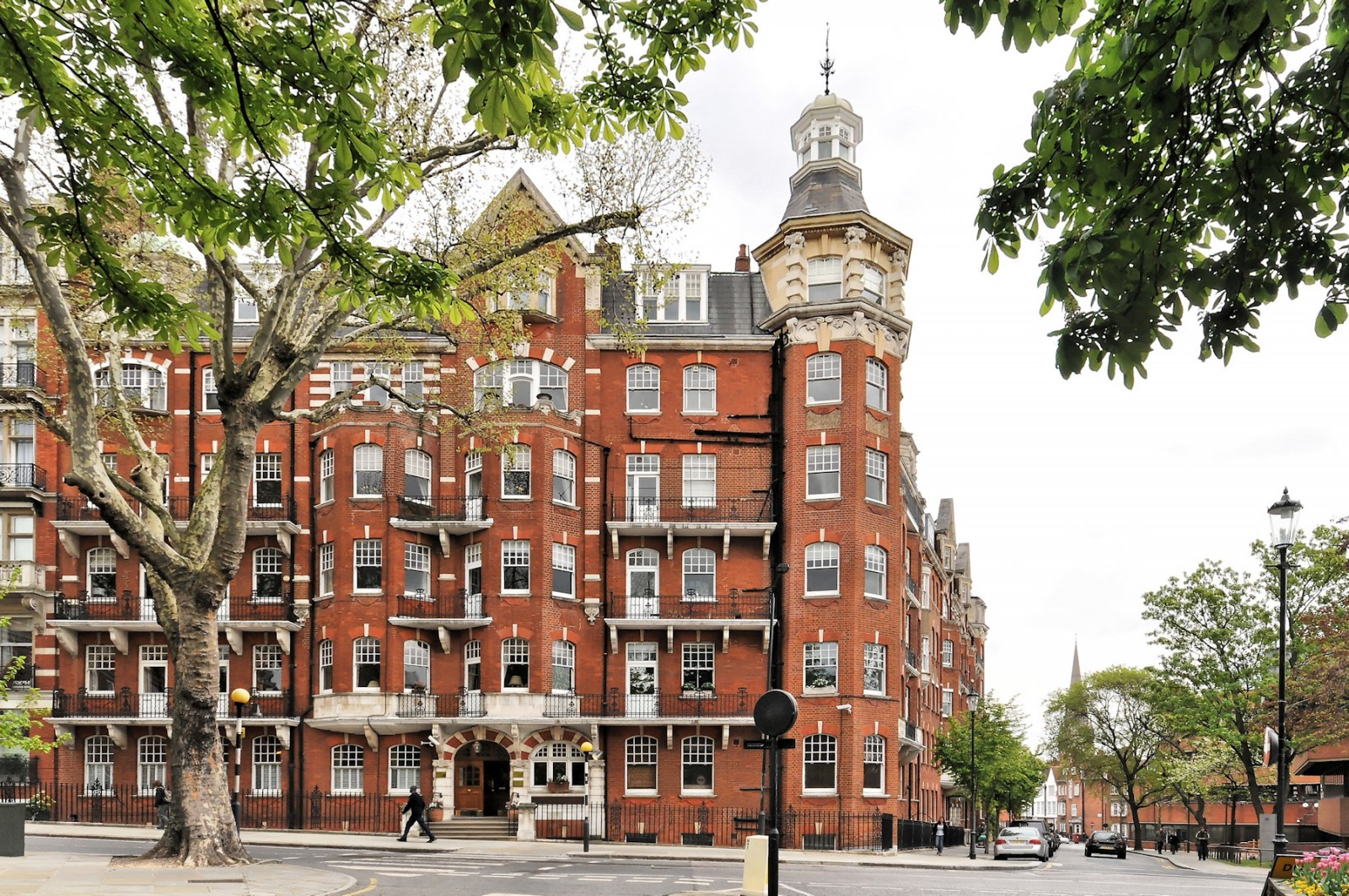 4 bed student house to rent on Campden Hill Court, London, W87HL StuRents