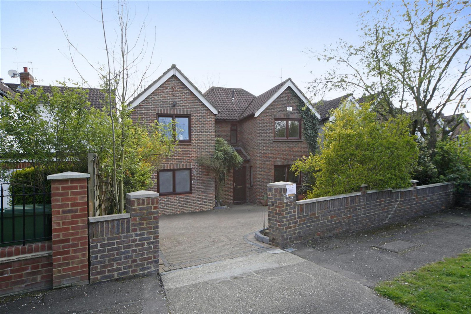 5 bed student house to rent on Cottenham Park Road, London, SW200DW