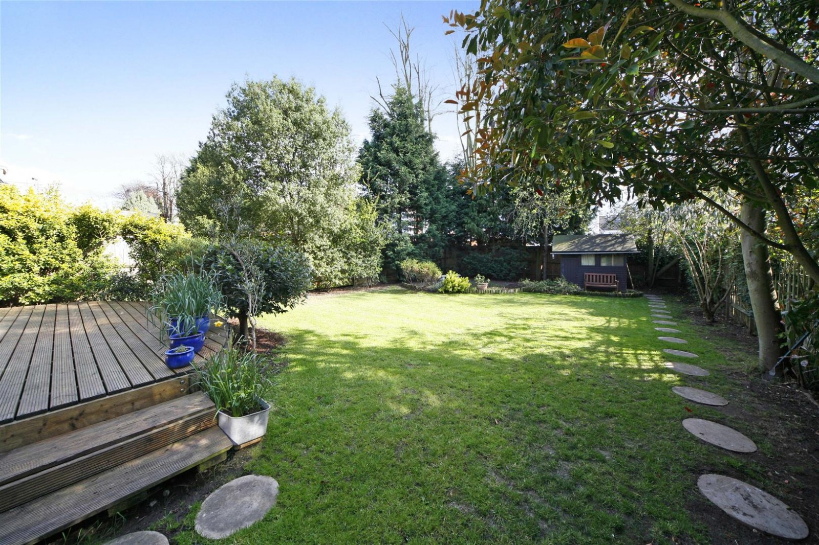 5 bed student house to rent on Cottenham Park Road, London, SW200DW StuRents