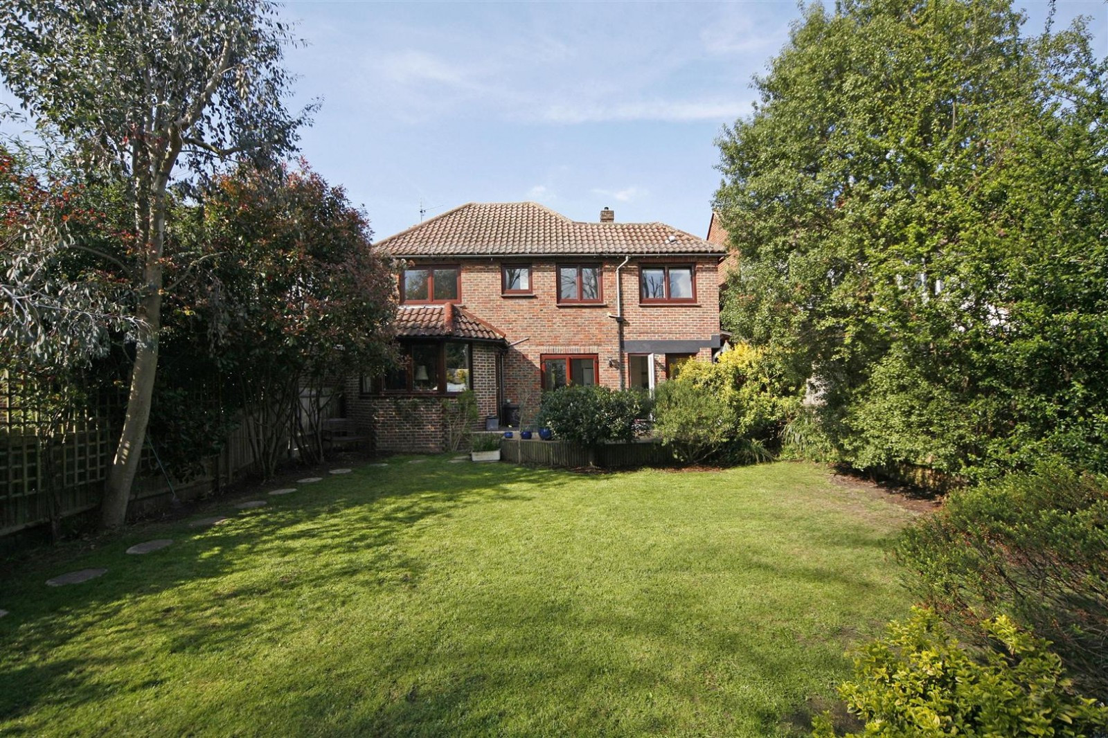 5 bed student house to rent on Cottenham Park Road, London, SW200DW