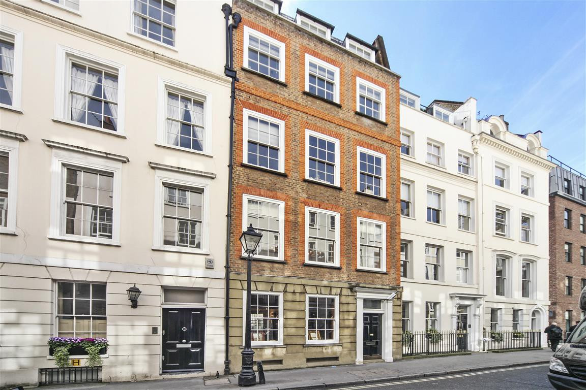 1 bed student house to rent on St James's Place, London, SW1A1NS StuRents