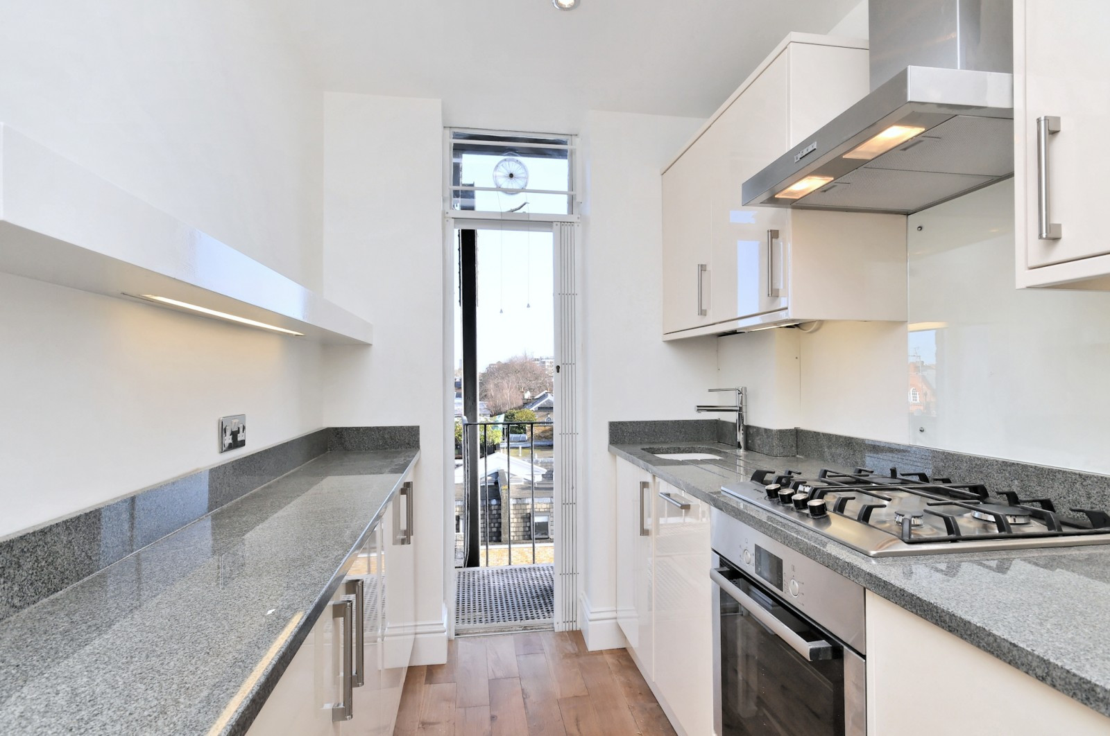 2 bed student house to rent on Paultons House, London, SW35DU StuRents