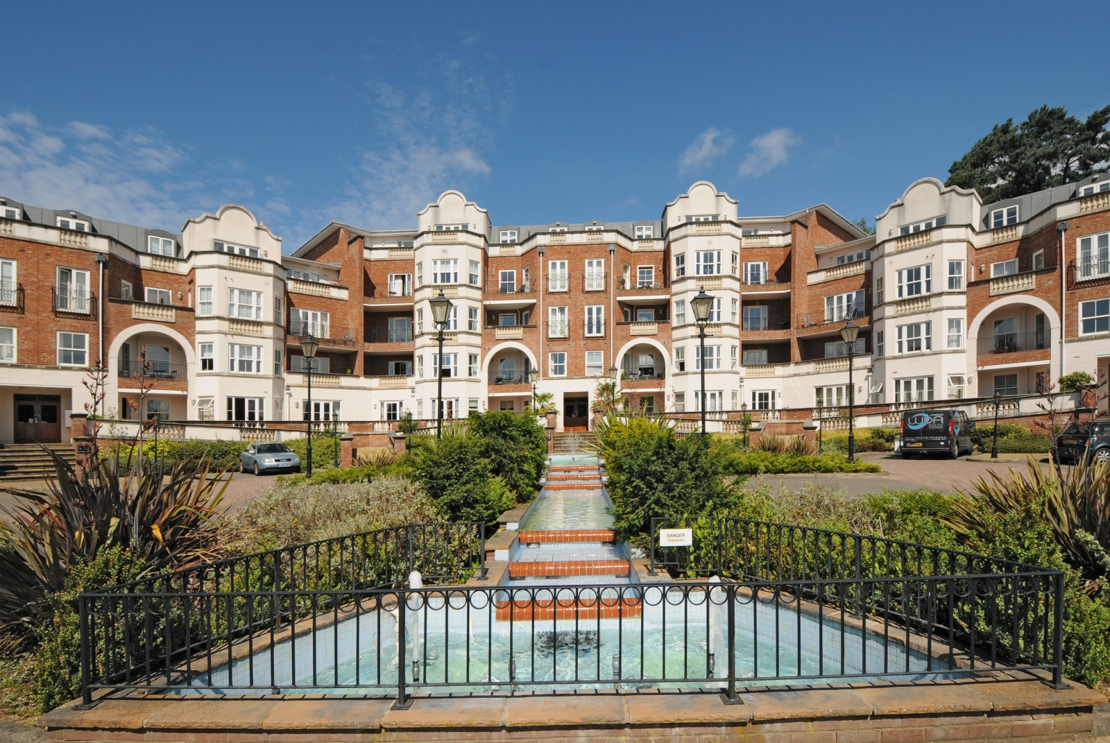 3 bed student house to rent on Grand Regency Heights, Ascot, SL58FE