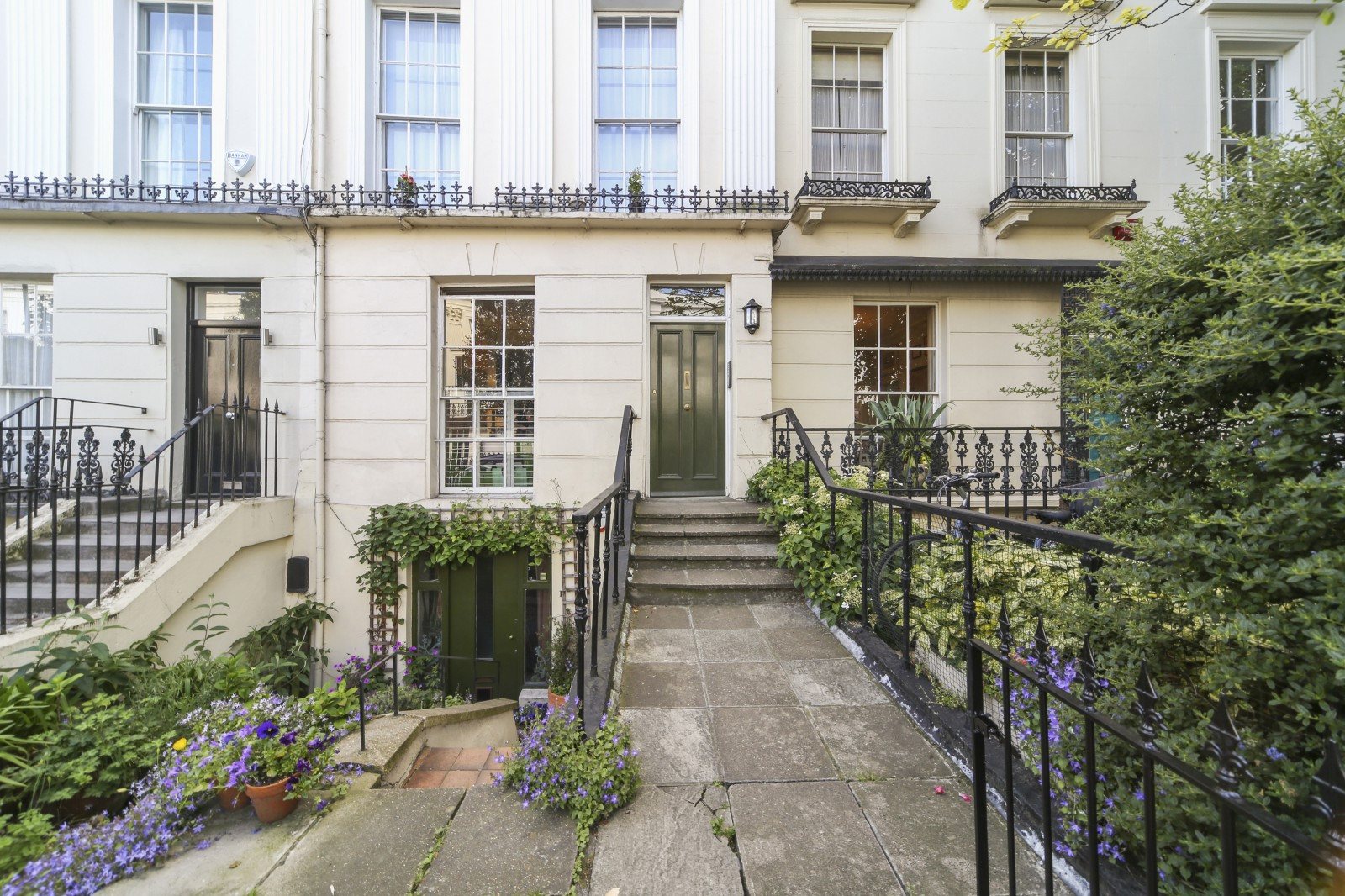 1 bed student house to rent on Chepstow Road, London, W25BP StuRents