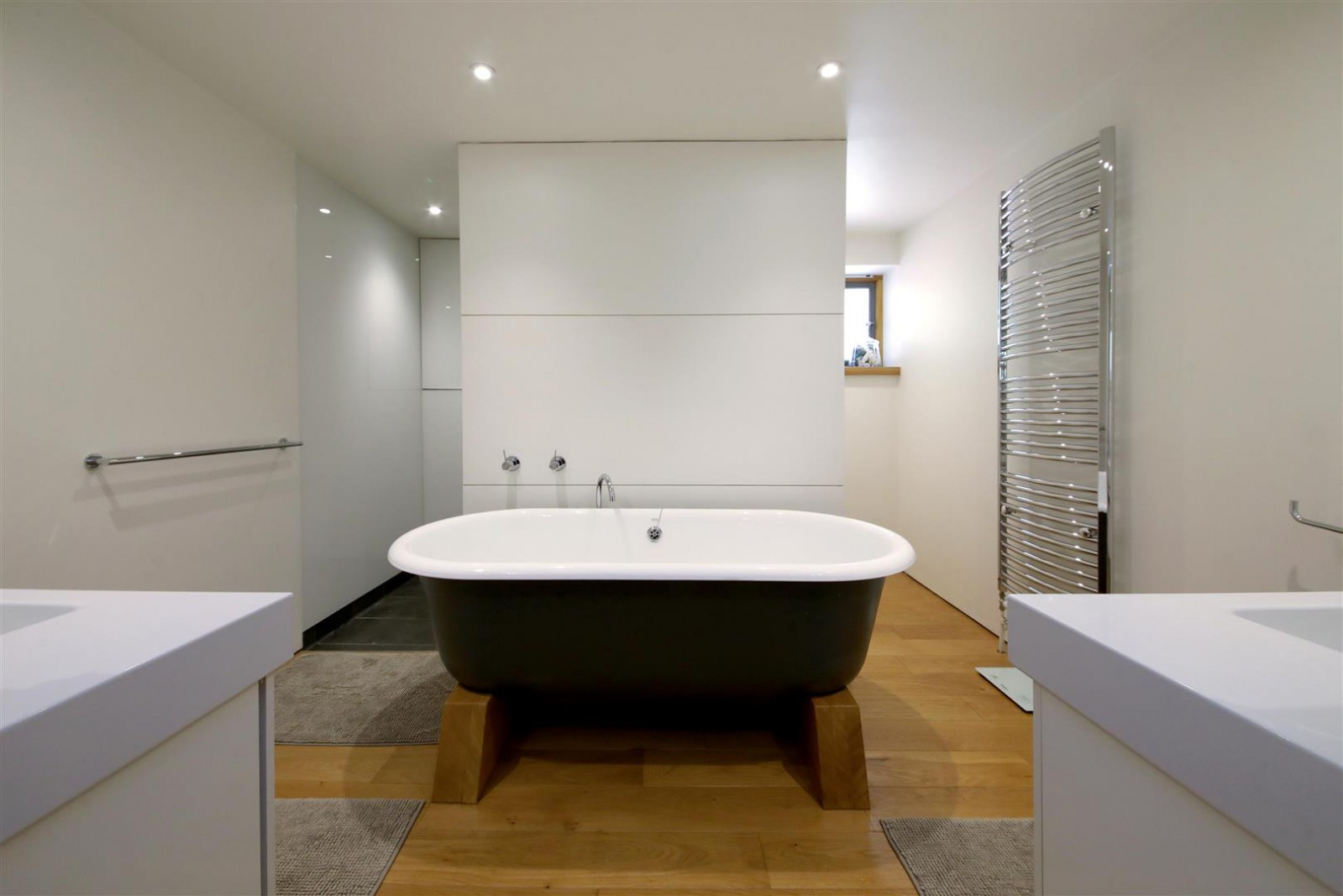 8 bed student house to rent on Fireball Hill, Sunningdale, SL59PJ