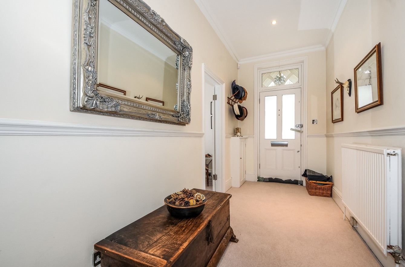 5 bed student house to rent on Winkfield Road, Ascot, SL57LP StuRents