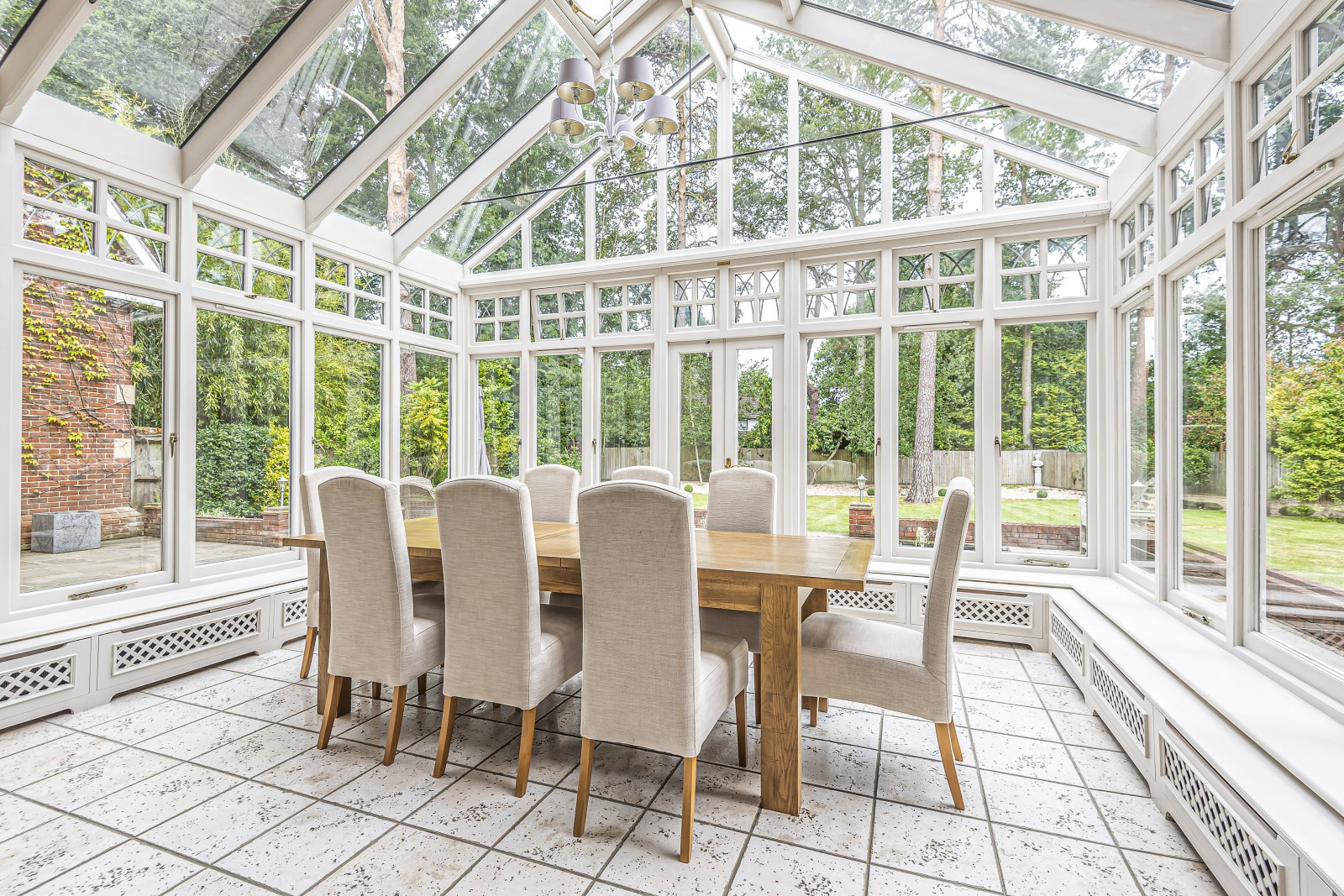 6 bed student house to rent on The Chase, Ascot, SL57UJ StuRents