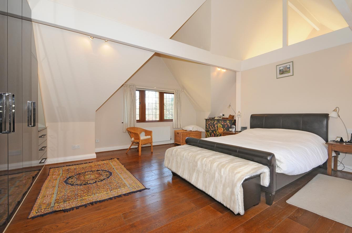 6 bed student house to rent on Winkfield Road, Ascot, SL57LP StuRents