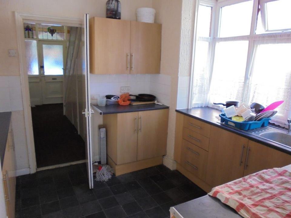 4 bed student house to rent on Salmon Grove, Hull, HU6 7SX StuRents